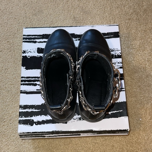 Dolce Vita Nelinda Chelsea Ankle Boot - Picture 9 of 10